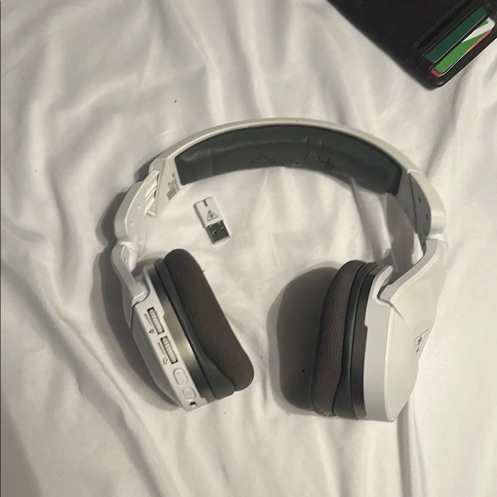 Turtle Beach White Wireless Headphones